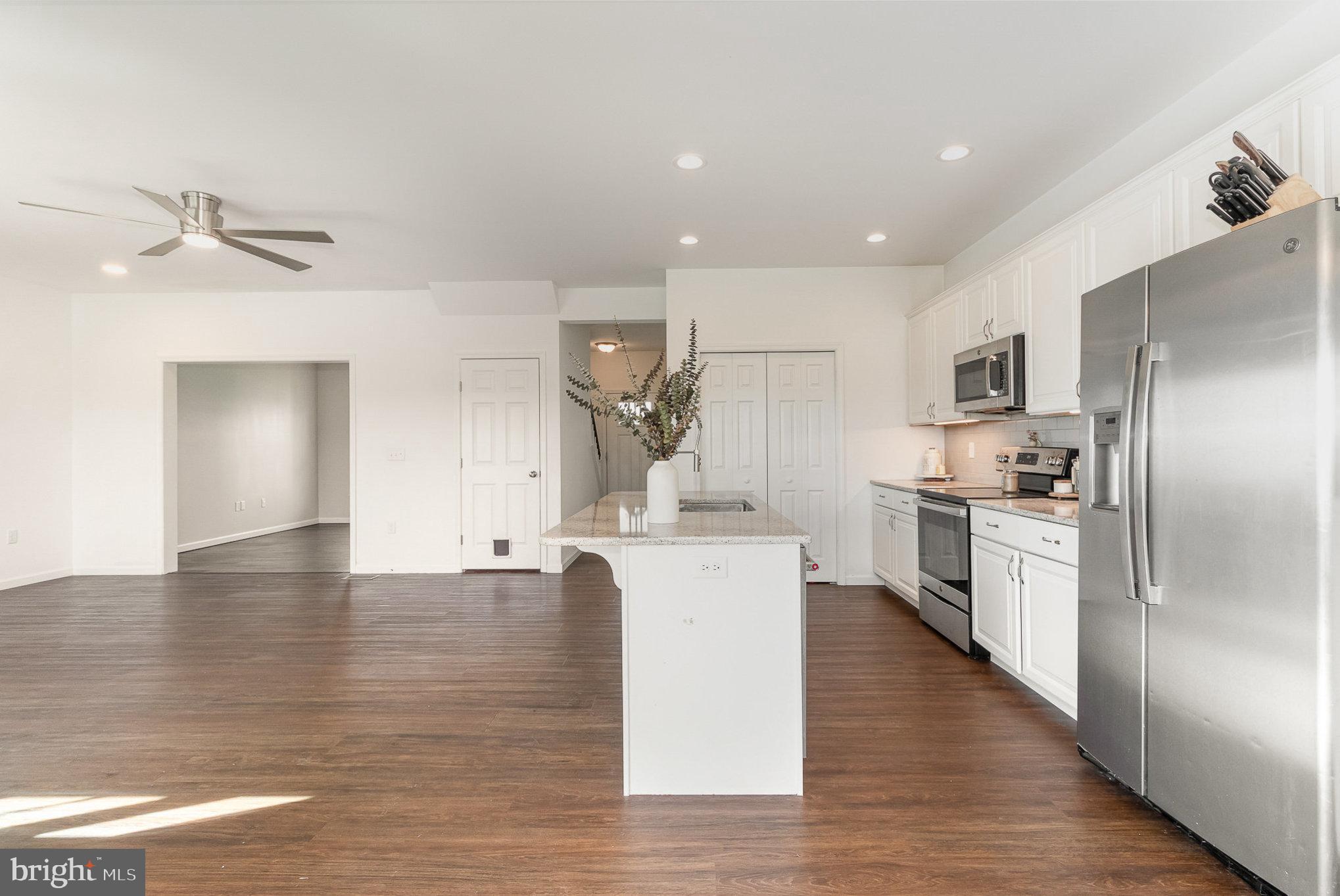 MOUNTAIN VIEW ESTATES - Residential