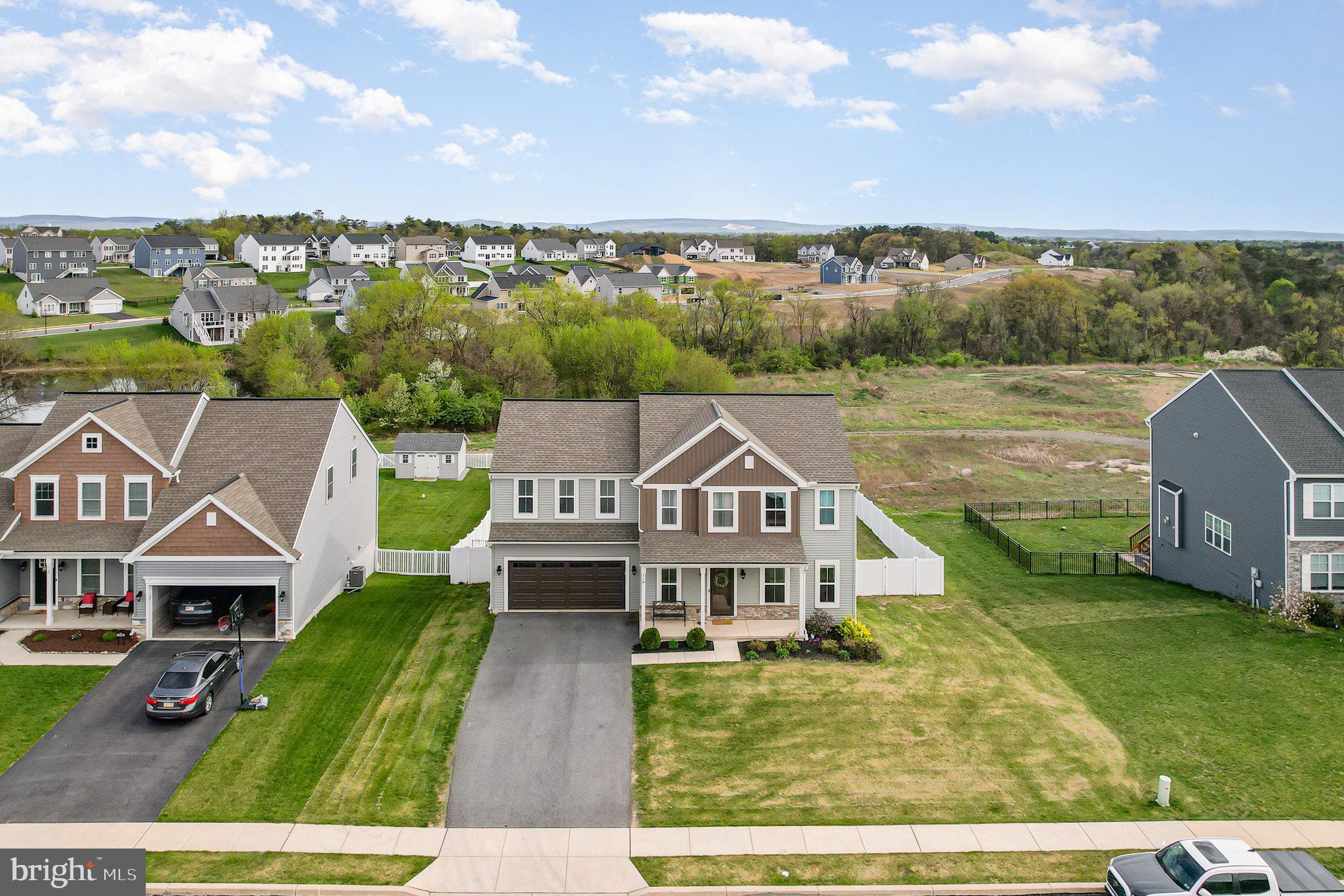 MOUNTAIN VIEW ESTATES - Residential