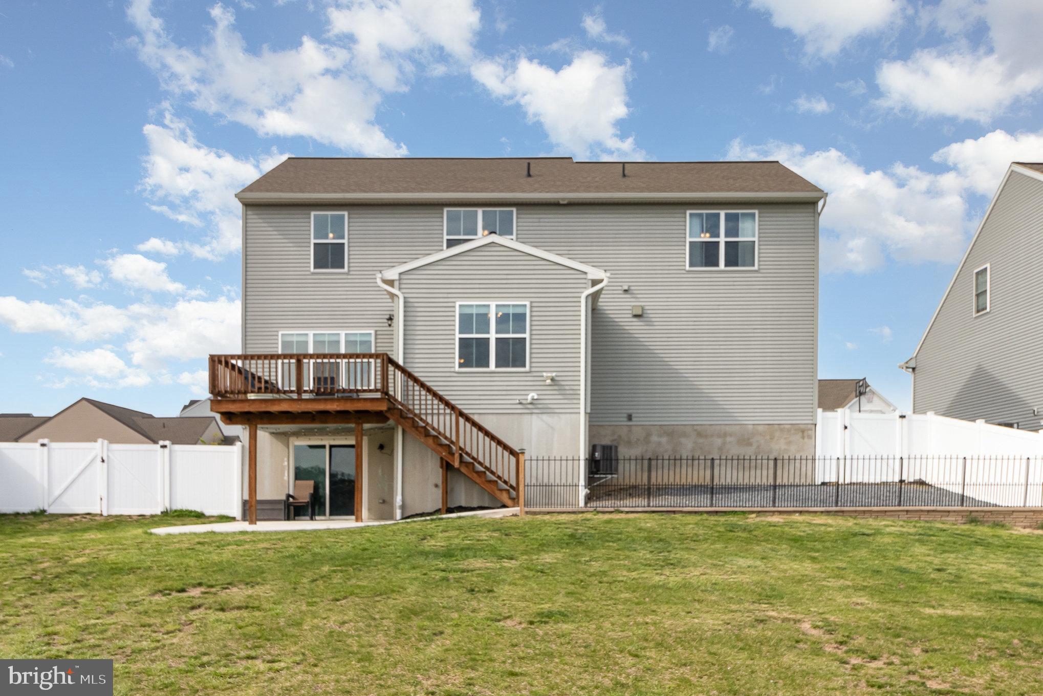 MOUNTAIN VIEW ESTATES - Residential