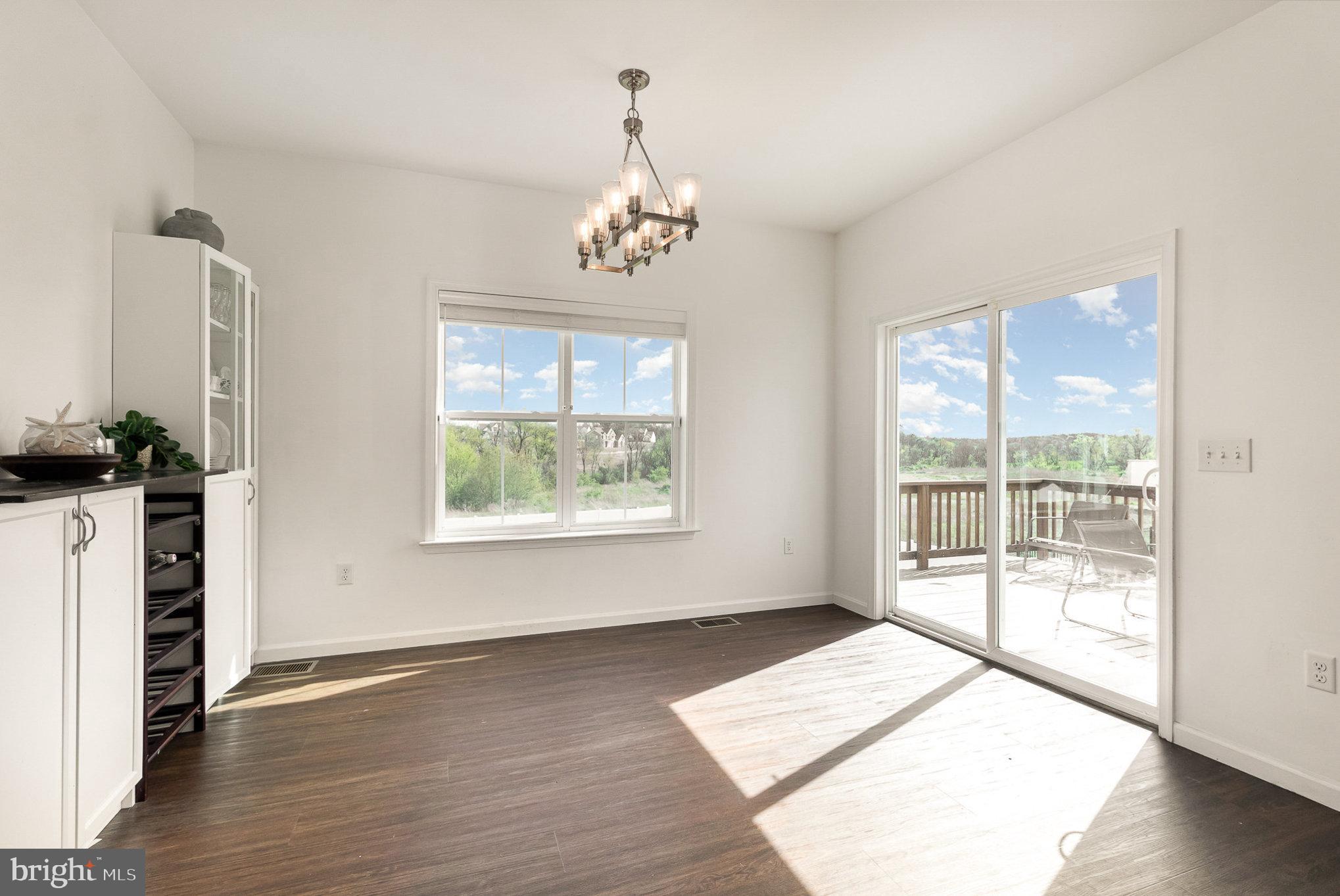 MOUNTAIN VIEW ESTATES - Residential