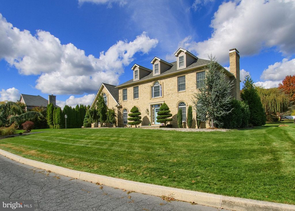 Photo of 2302 Scarsborough Drive, HARRISBURG, PA 17112 (MLS # PADA2051062)