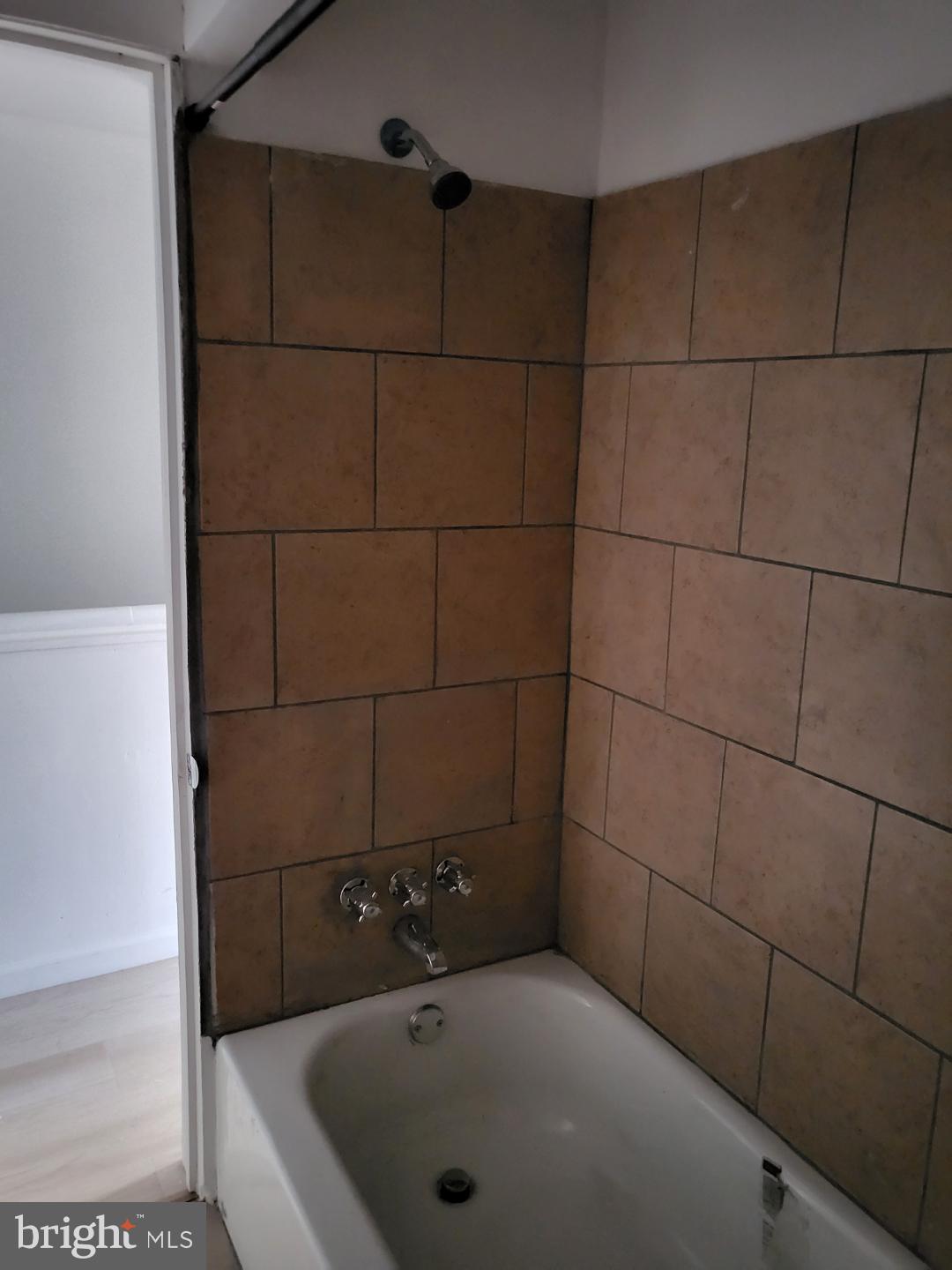 KENSINGTON - Residential Lease