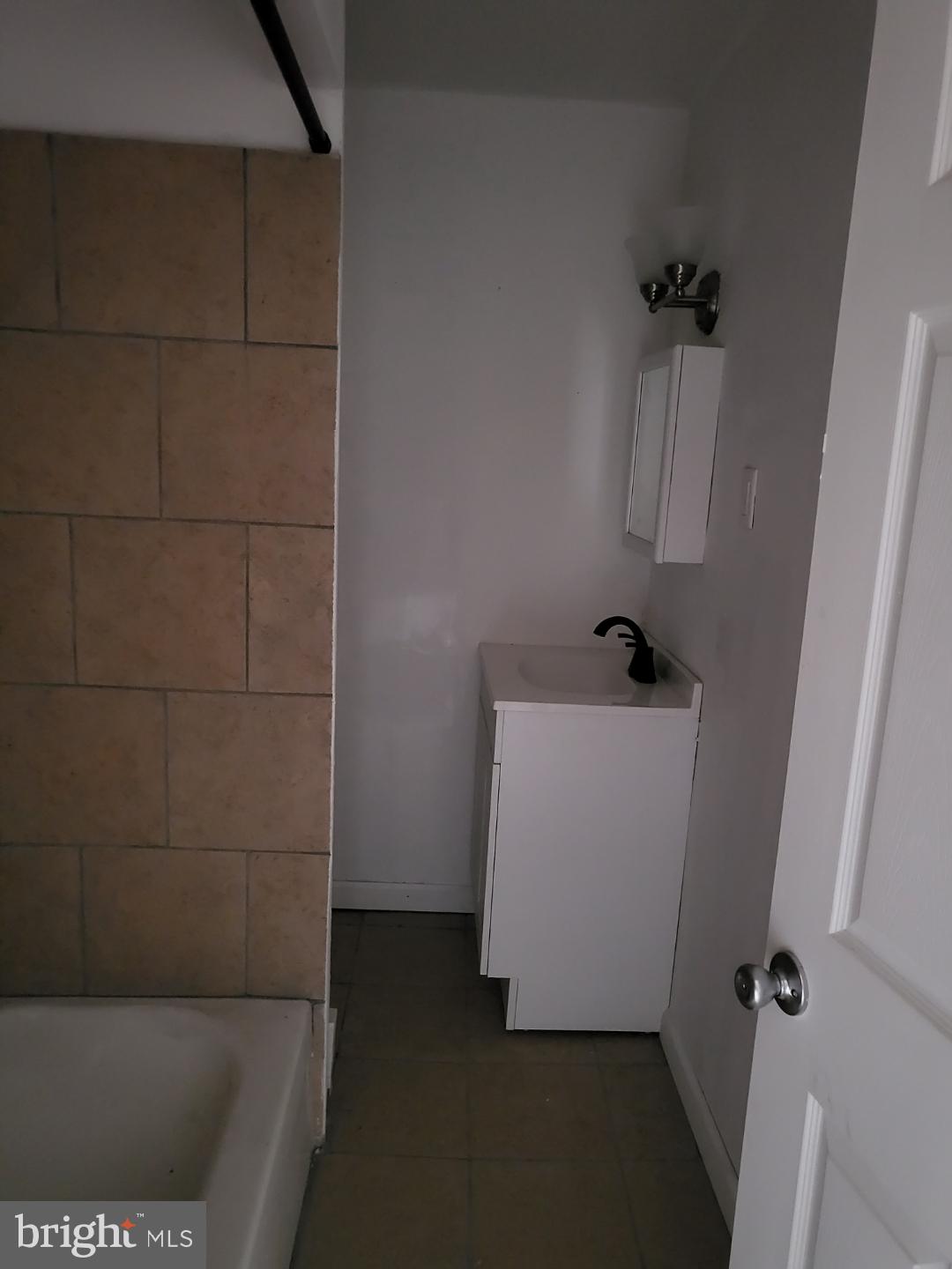 KENSINGTON - Residential Lease