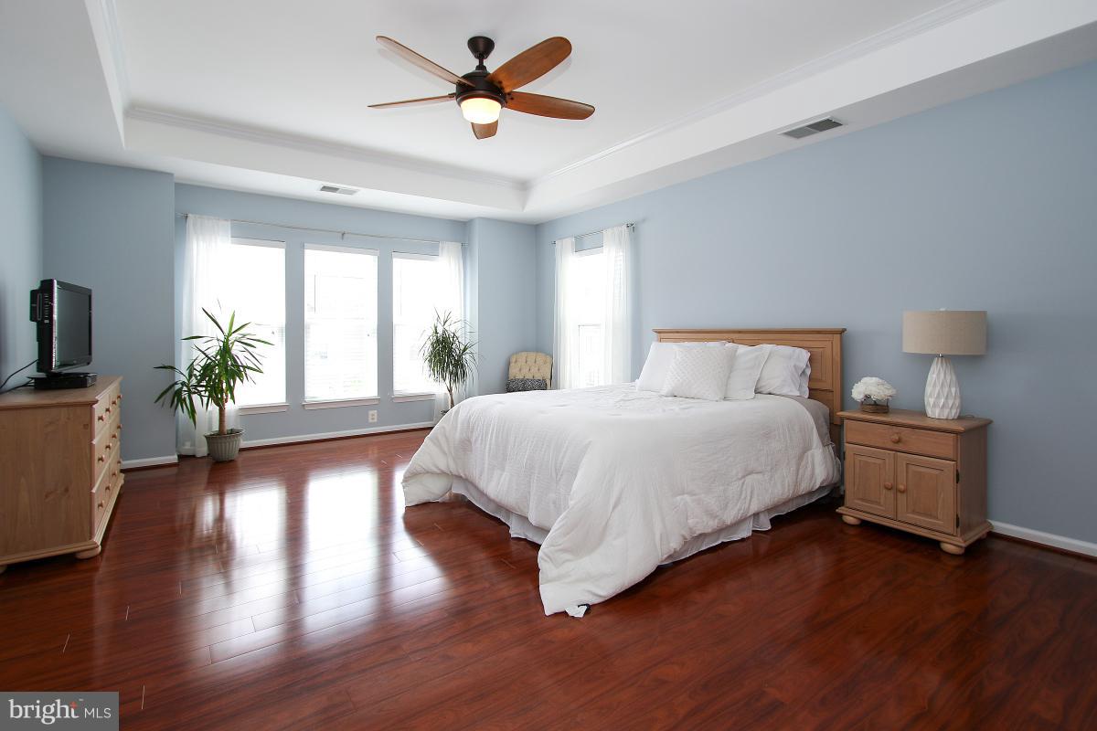 LORTON TOWN CNTR LANDBAY - Residential Lease