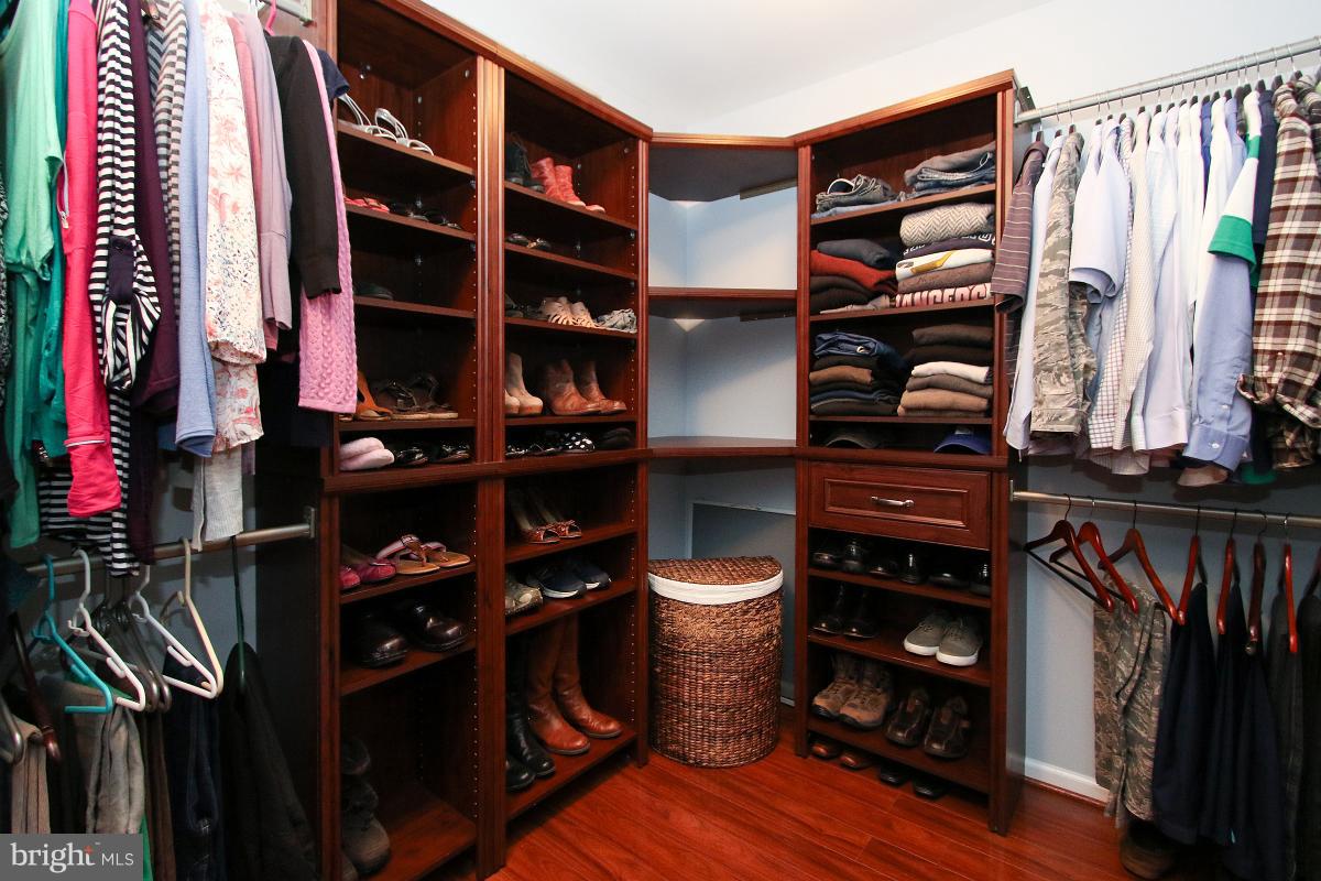 LORTON TOWN CNTR LANDBAY - Residential Lease