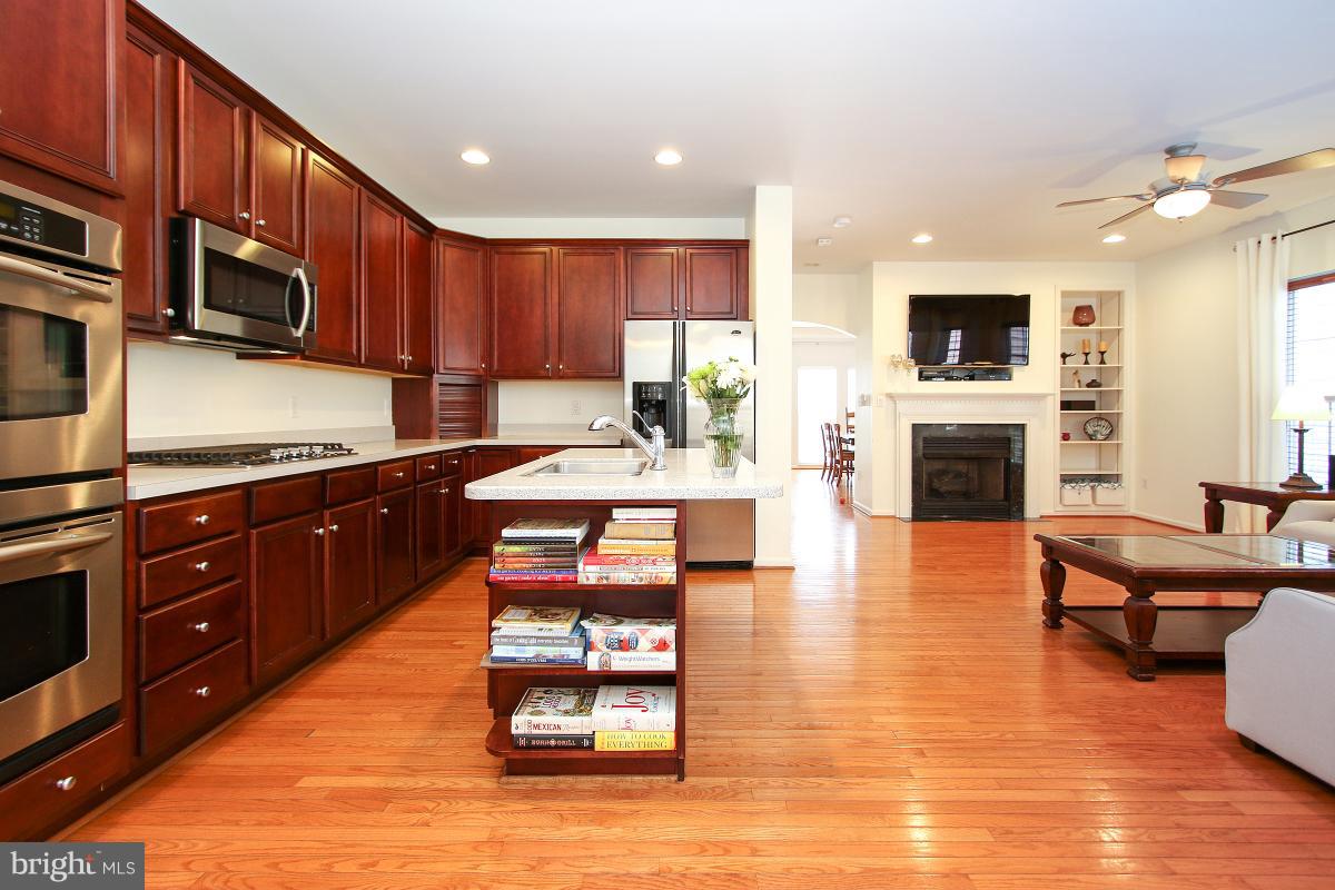 LORTON TOWN CNTR LANDBAY - Residential Lease