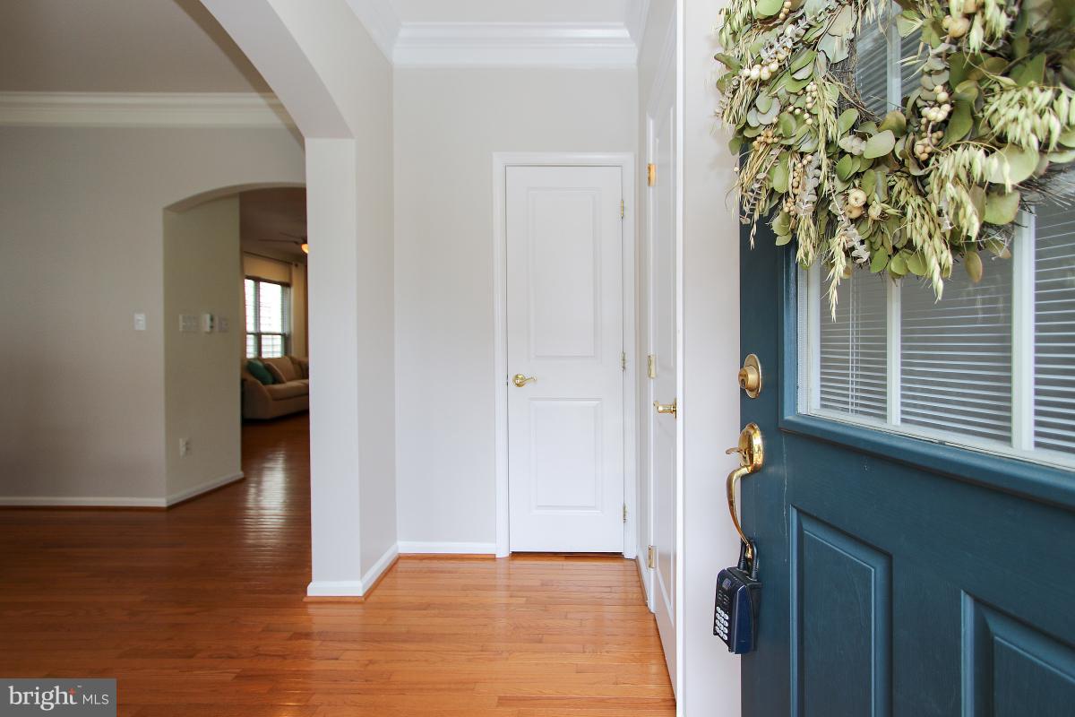 LORTON TOWN CNTR LANDBAY - Residential Lease