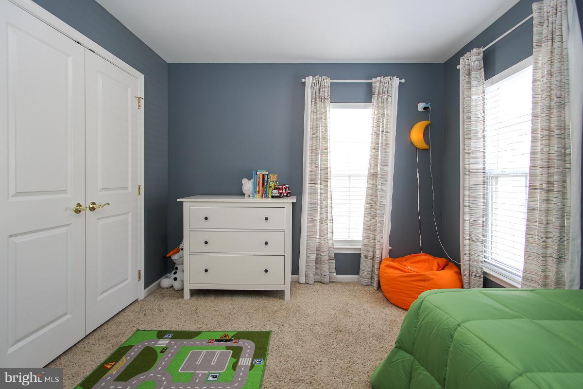 LORTON TOWN CNTR LANDBAY - Residential Lease