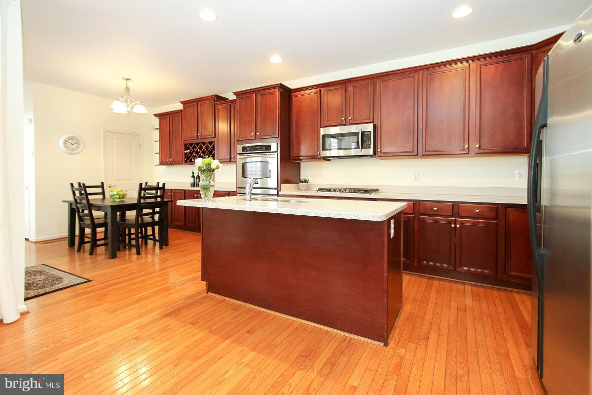 LORTON TOWN CNTR LANDBAY - Residential Lease