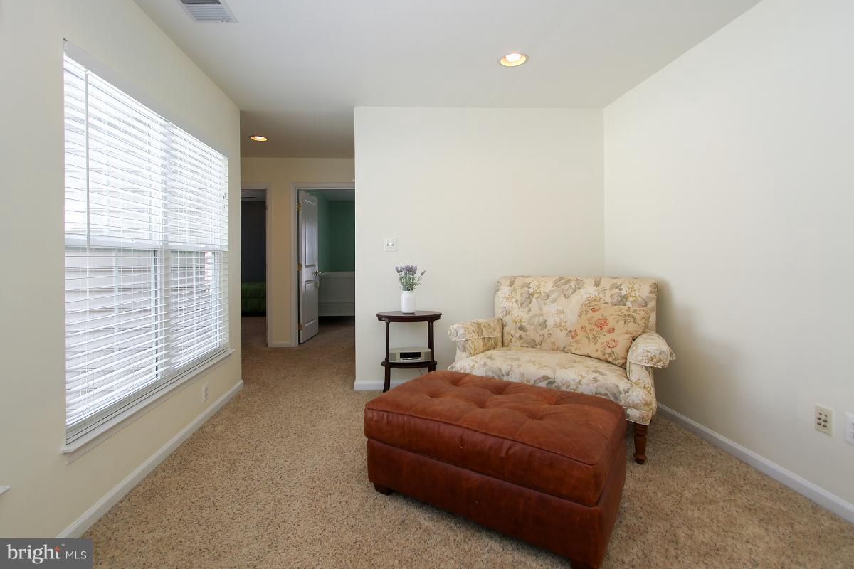 LORTON TOWN CNTR LANDBAY - Residential Lease