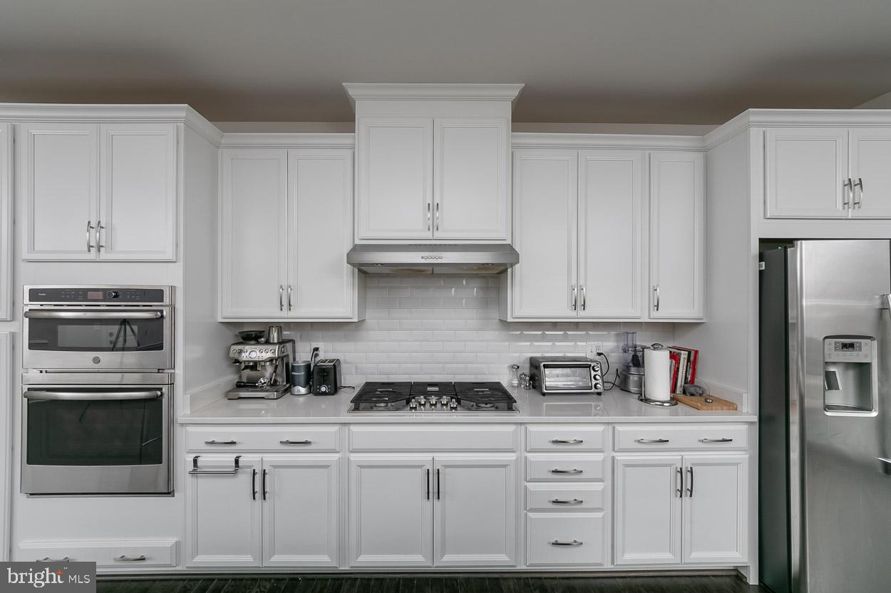 THE ENCLAVE AT ARUNDEL PRESERVE - Residential