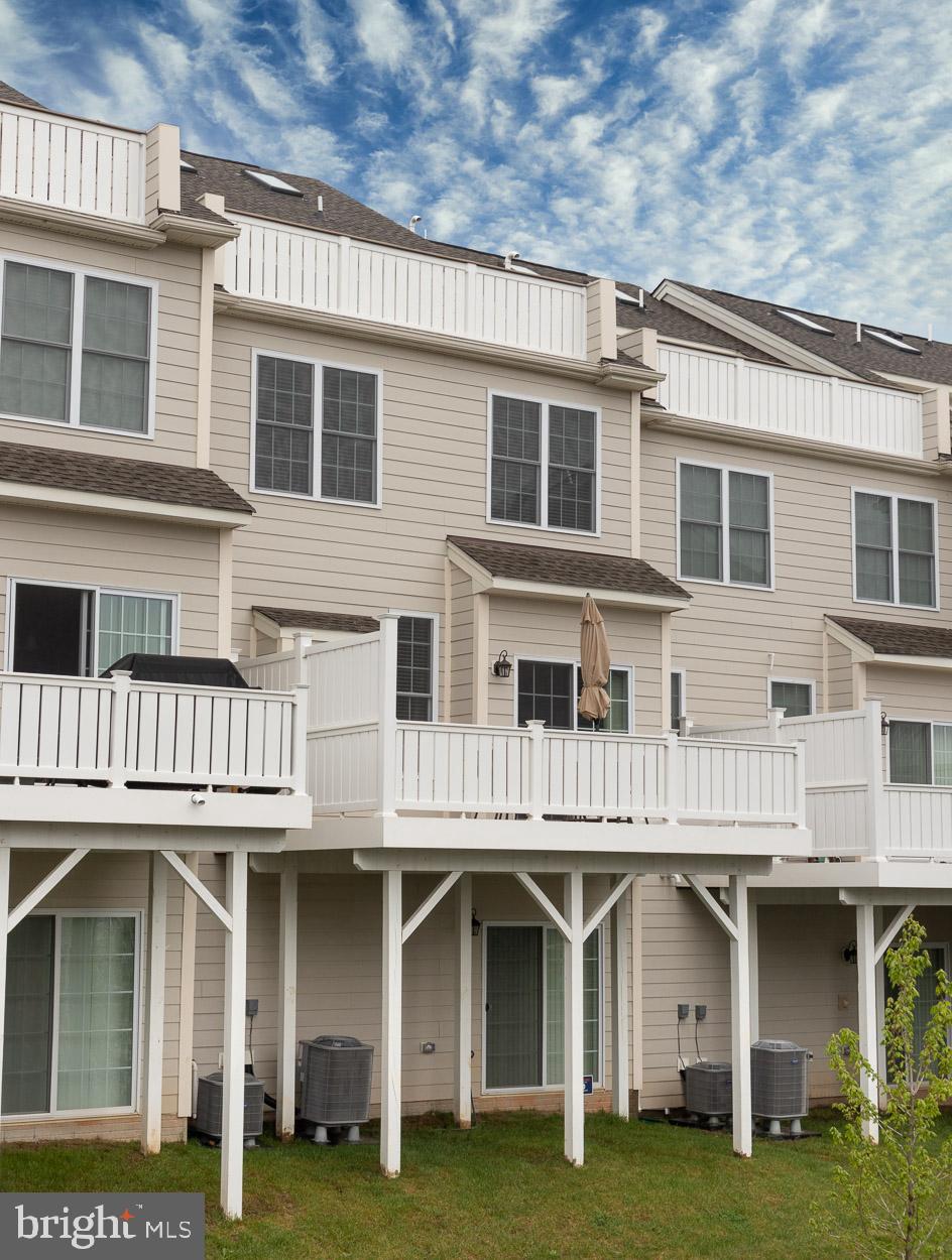 THE ENCLAVE AT ARUNDEL PRESERVE - Residential