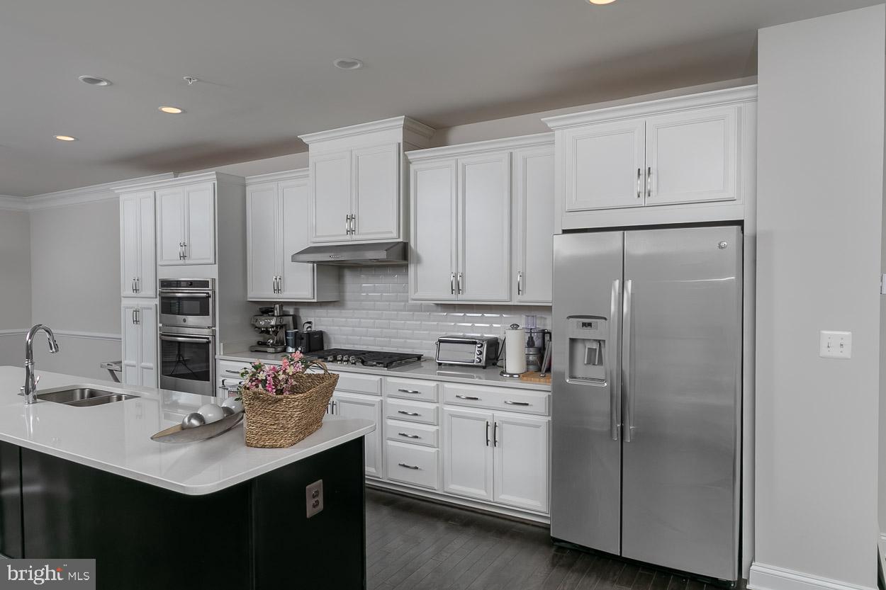 THE ENCLAVE AT ARUNDEL PRESERVE - Residential