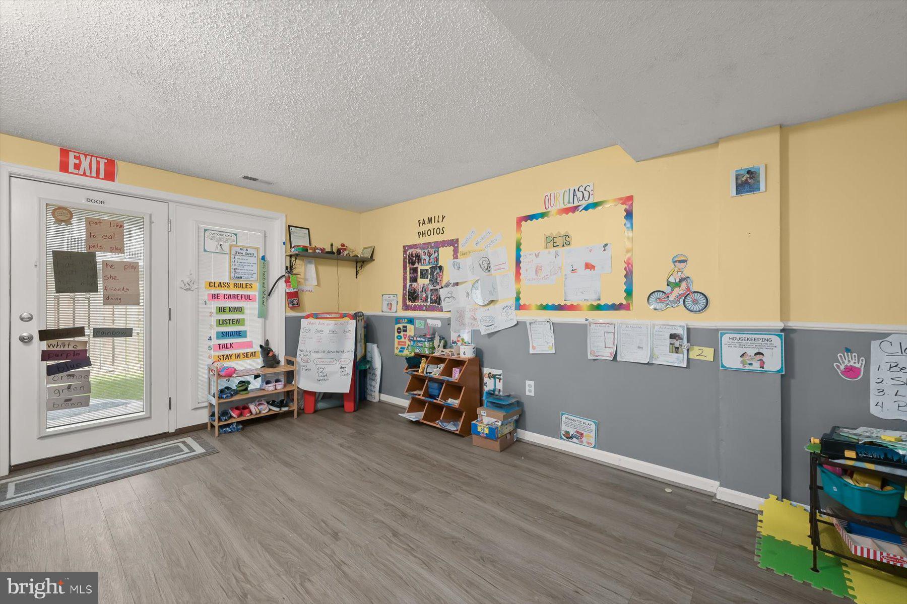 ENTERPRISE KNOLLS-PLAT S - Residential