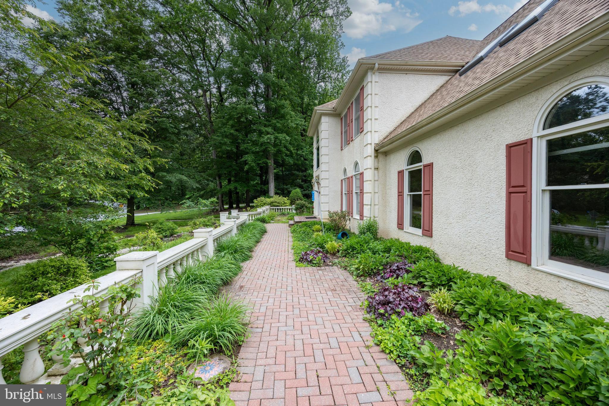 1400 HAMPTON DRIVE