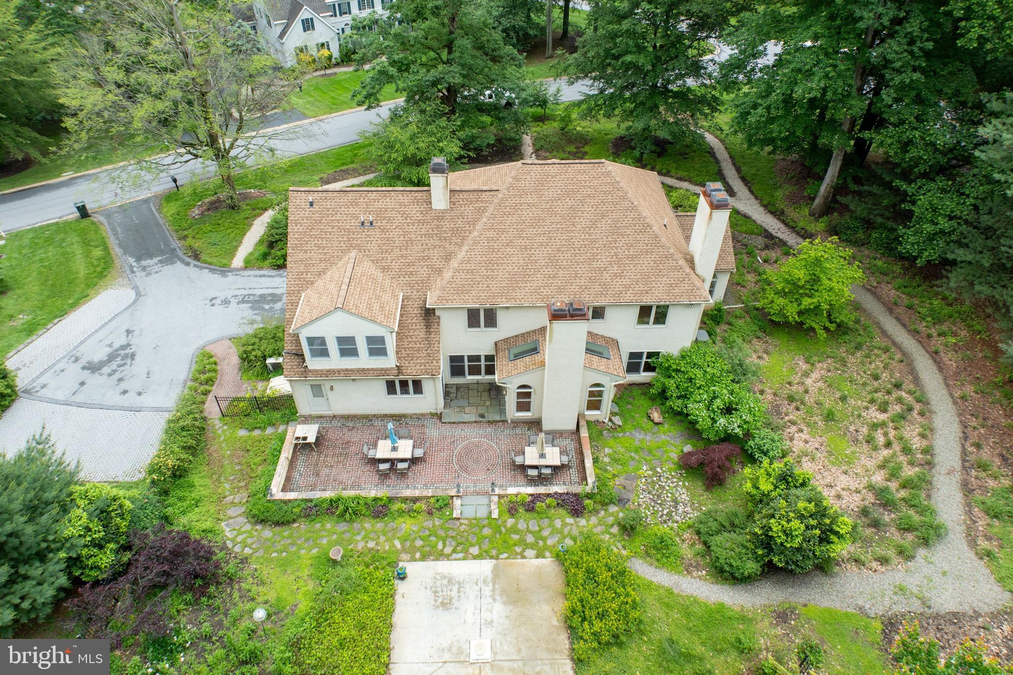 1400 HAMPTON DRIVE