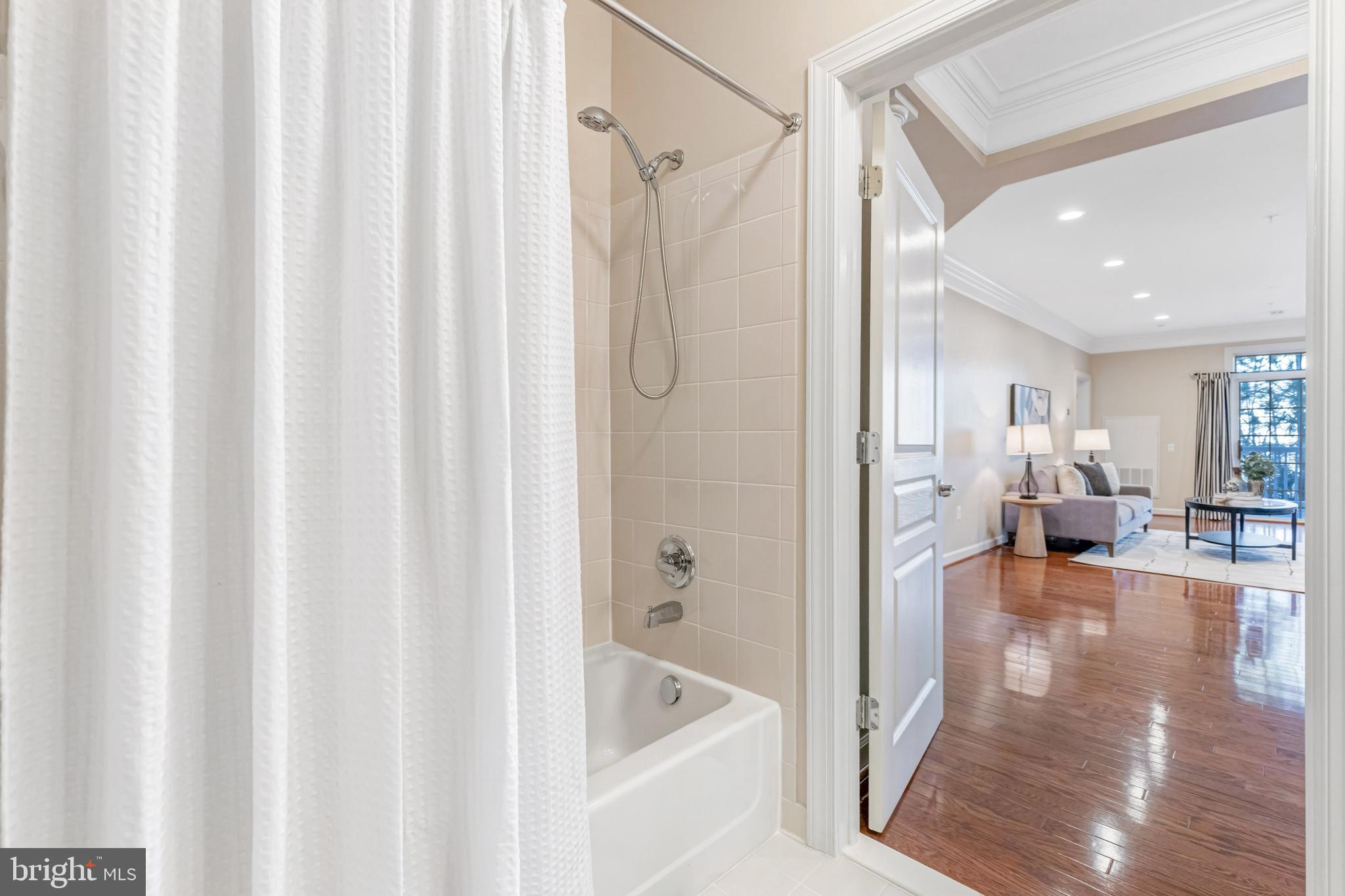 HIDDENBROOK - Residential