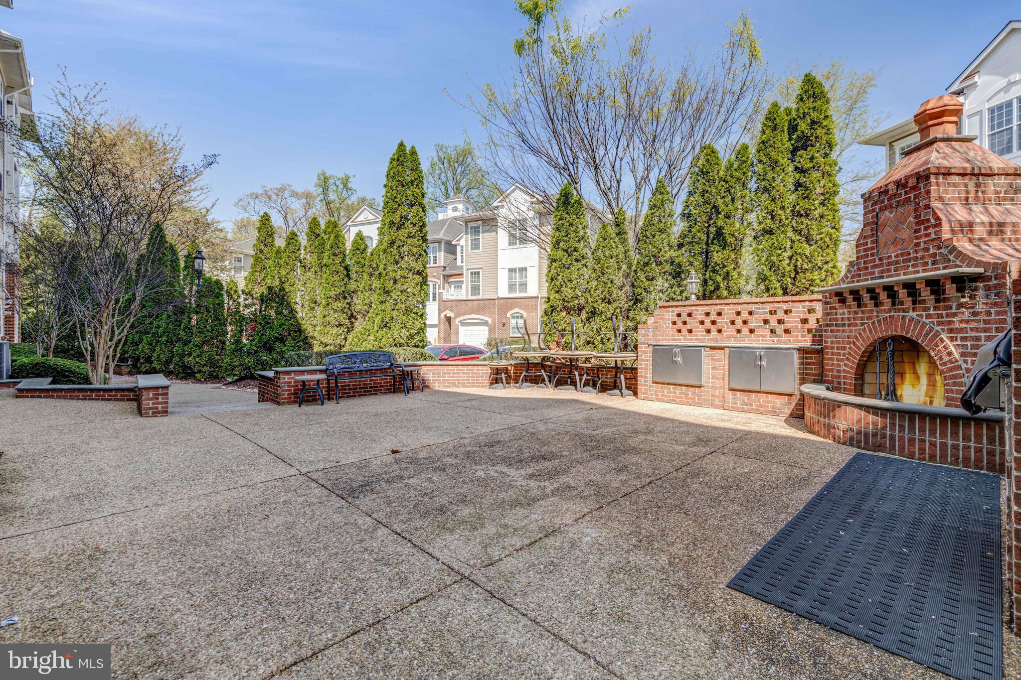 HIDDENBROOK - Residential