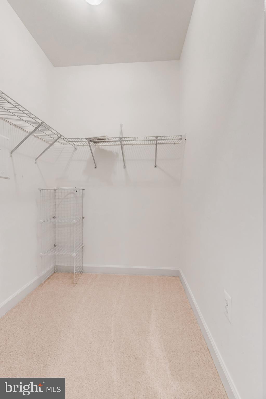 HIDDENBROOK - Residential