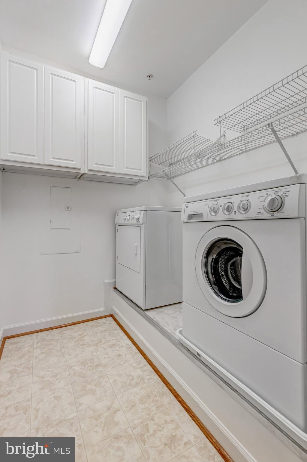 HIDDENBROOK - Residential