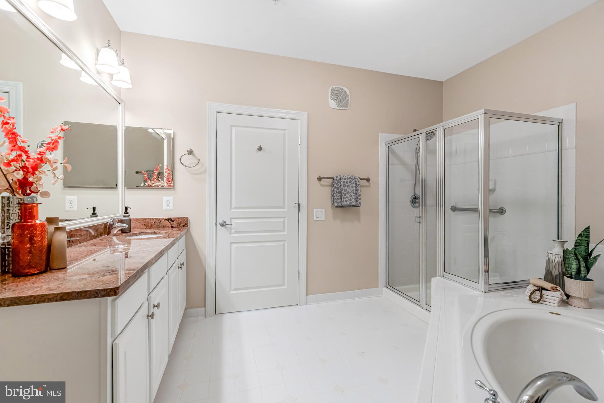 HIDDENBROOK - Residential