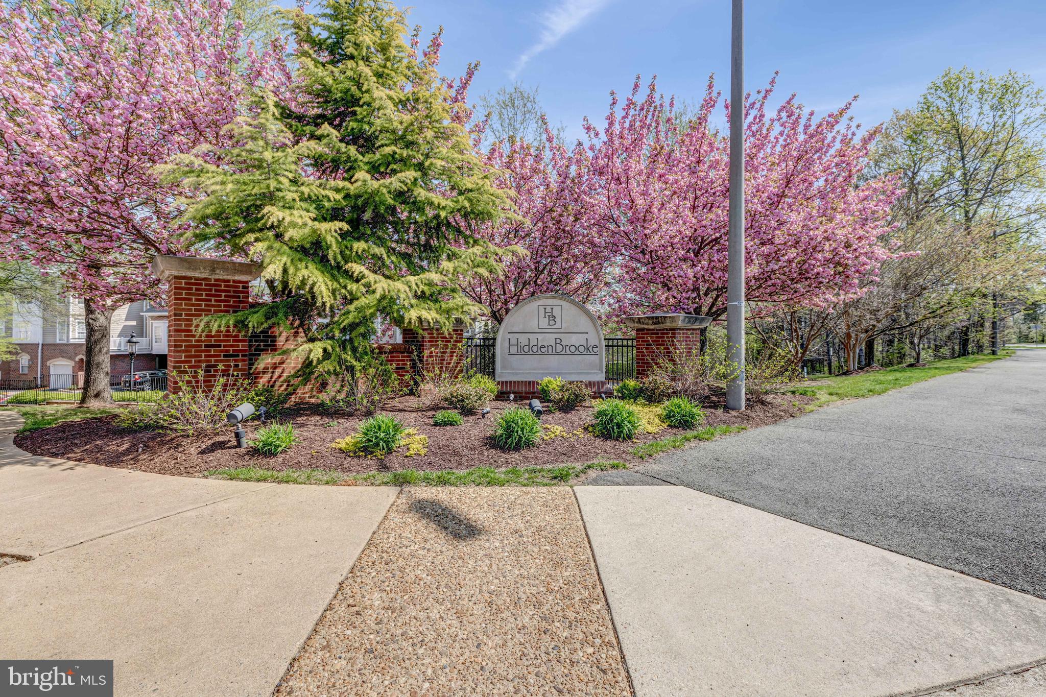 HIDDENBROOK - Residential