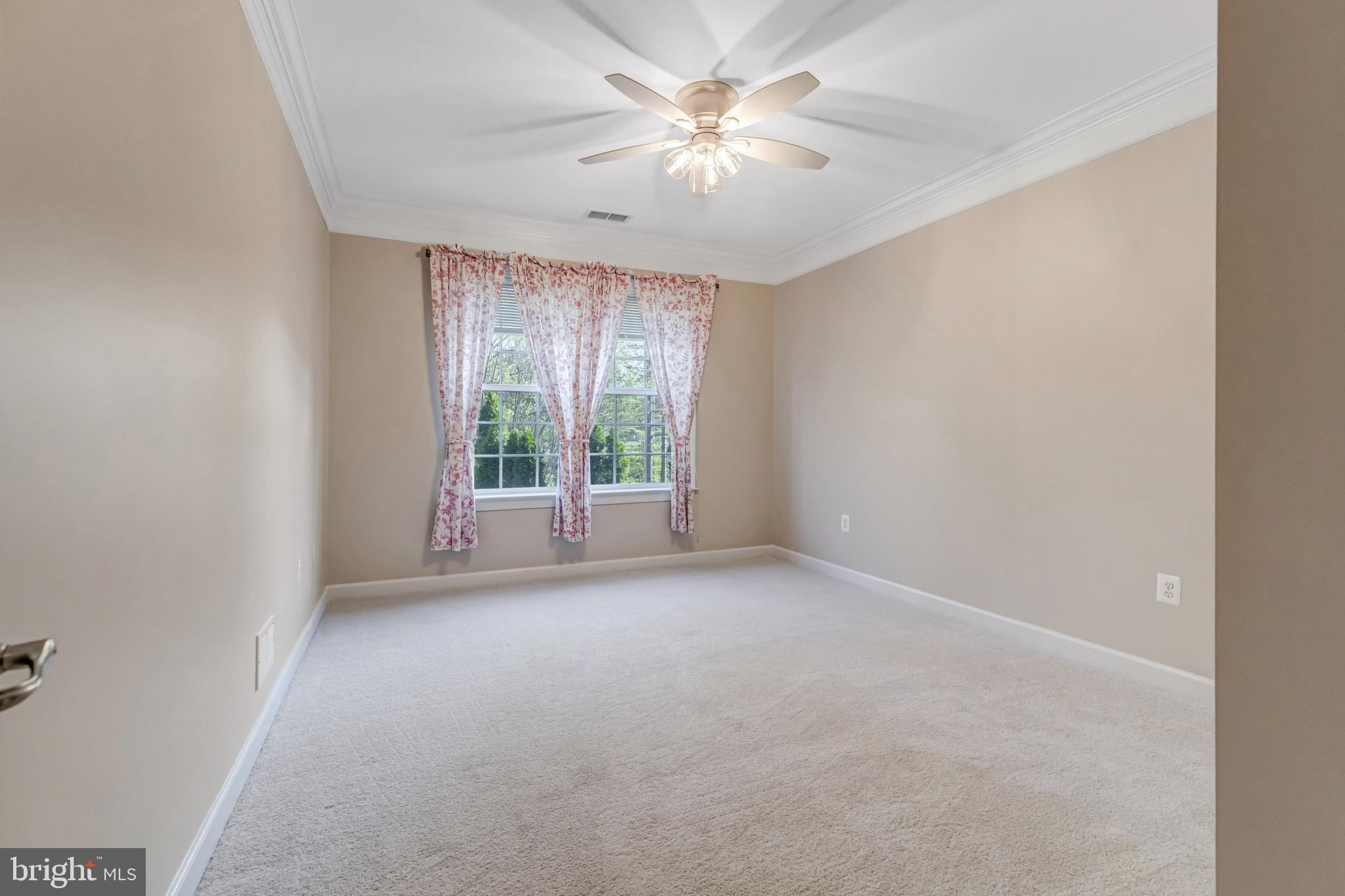 HIDDENBROOK - Residential