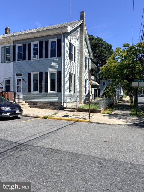 Townhouse For Rent - 266 S 5th Street #1<br/> Lebanon County, LEBANON, PA 17042