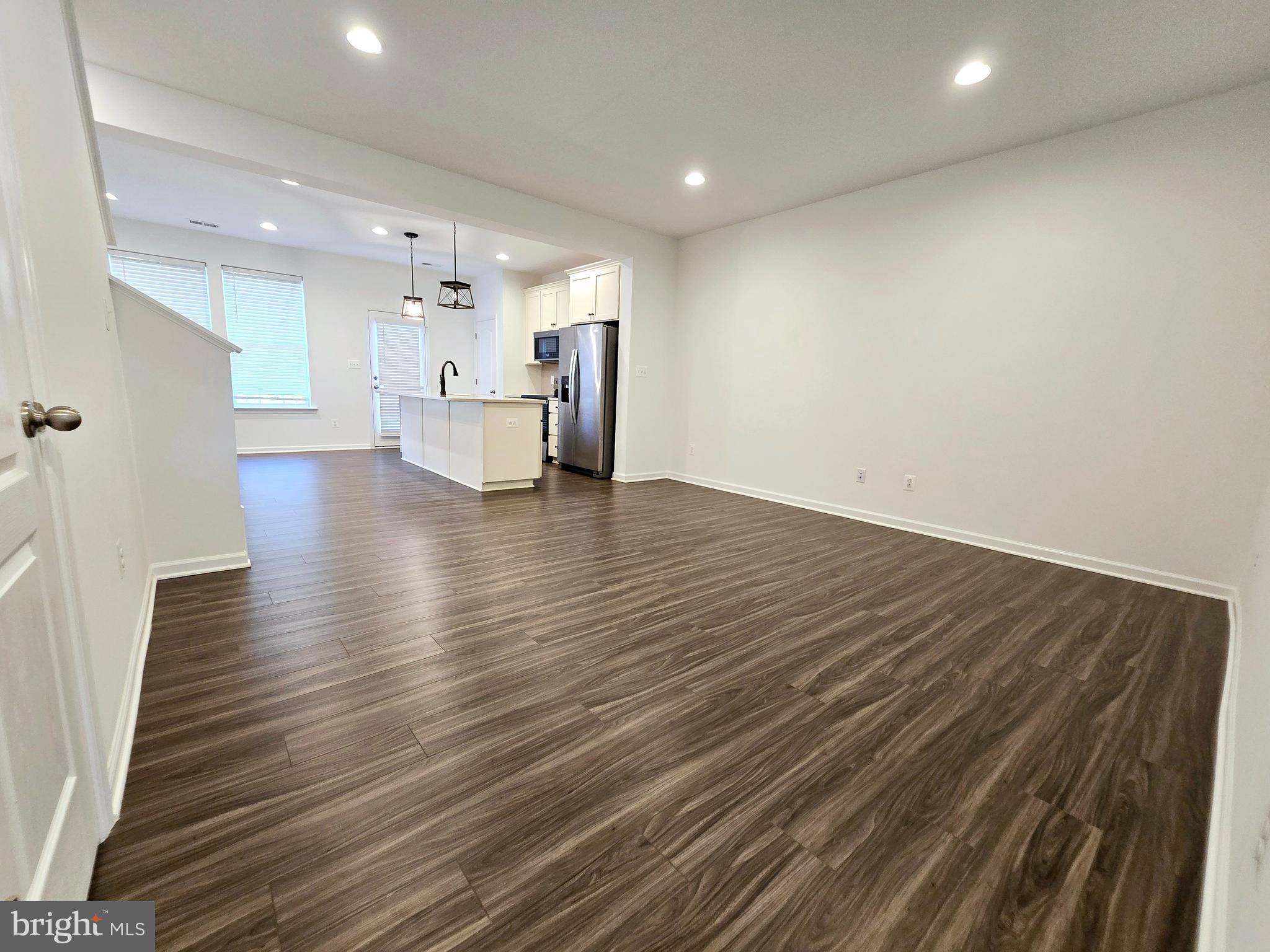 MCCAULEY CROSSING - Residential Lease