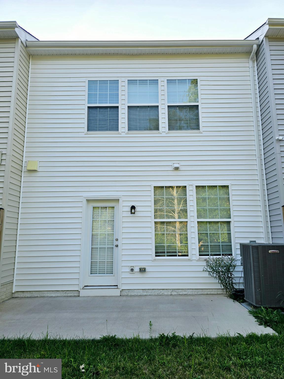 MCCAULEY CROSSING - Residential Lease