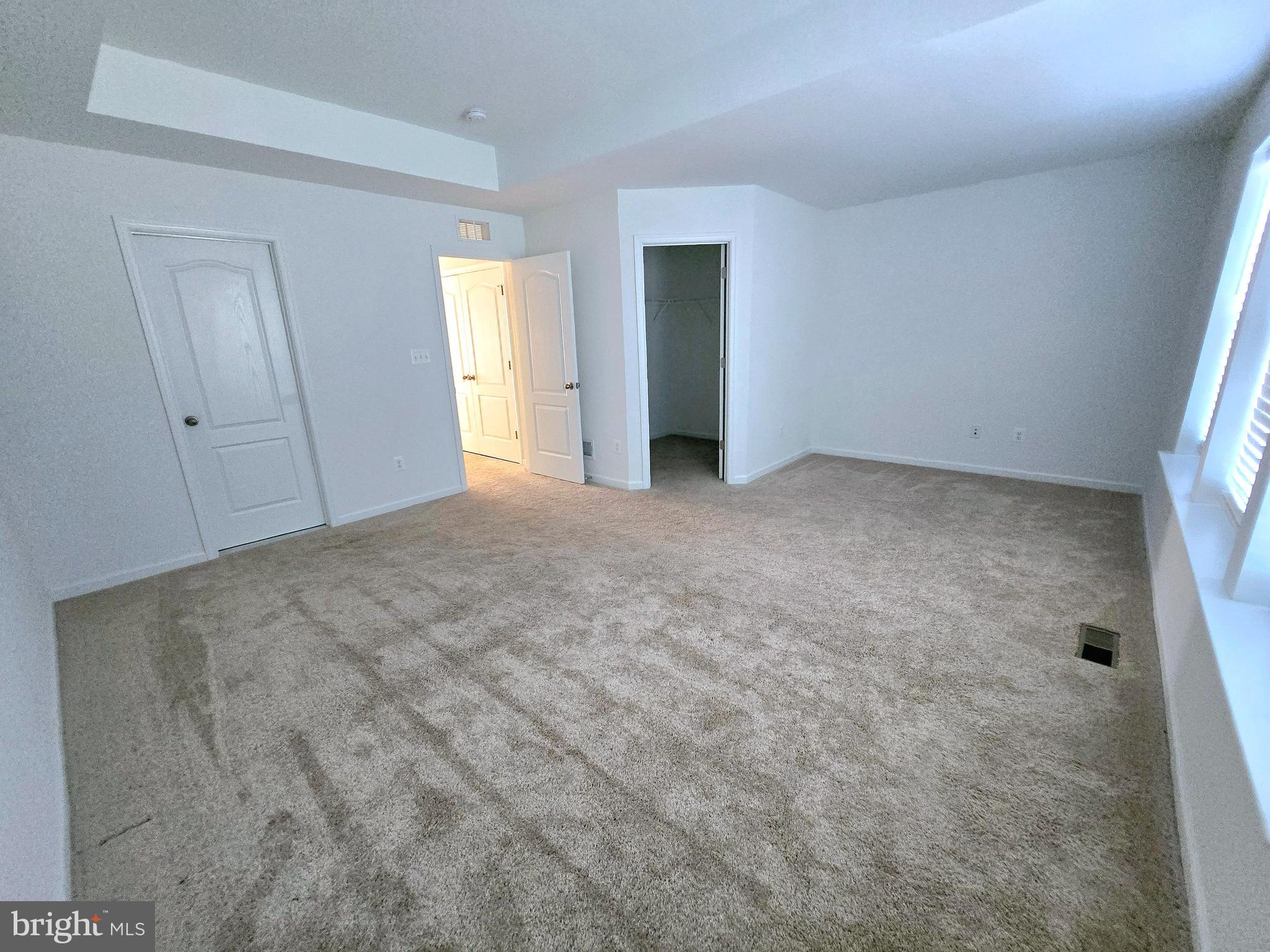 MCCAULEY CROSSING - Residential Lease