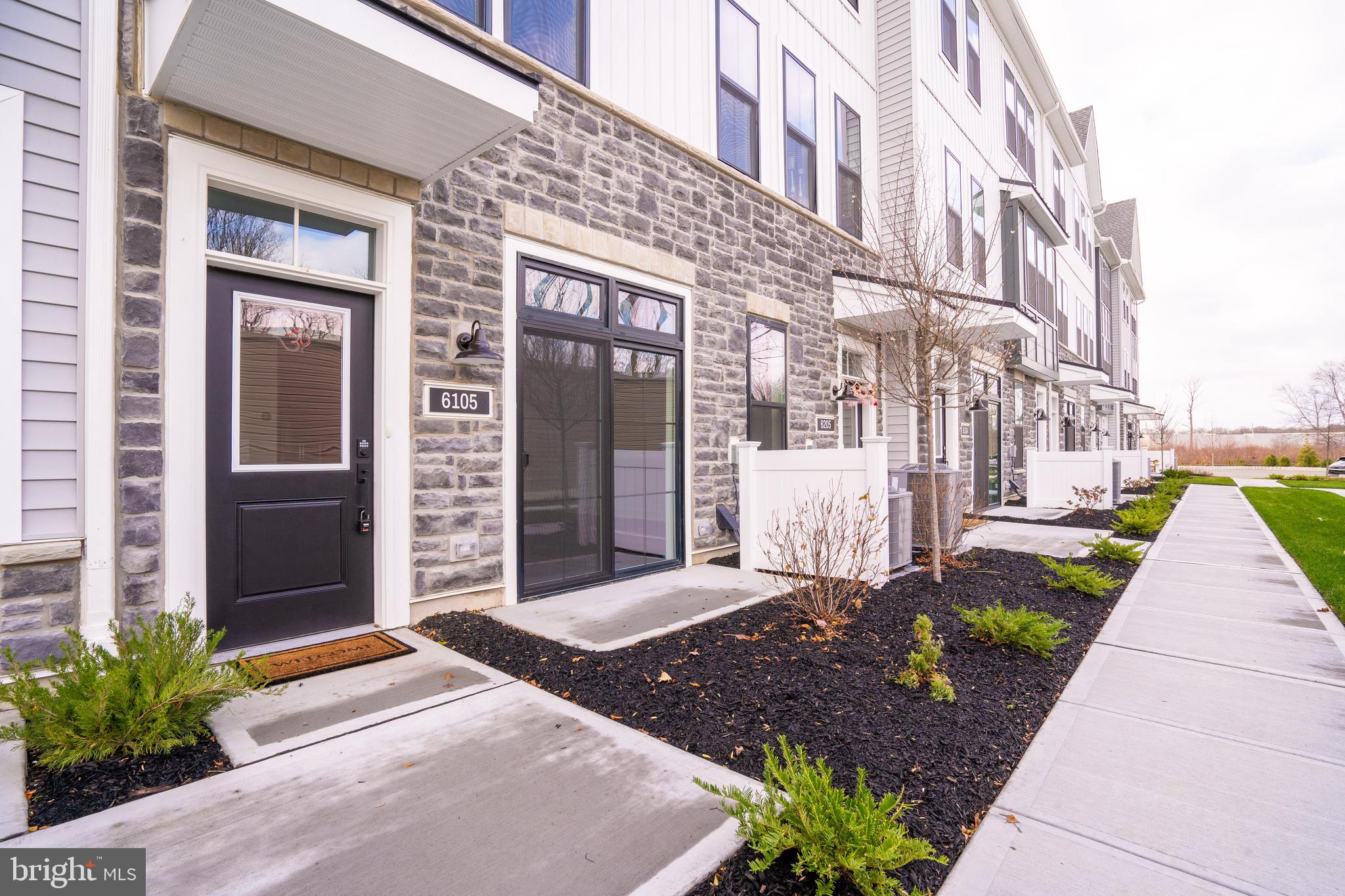 6105 VIVALDI RD