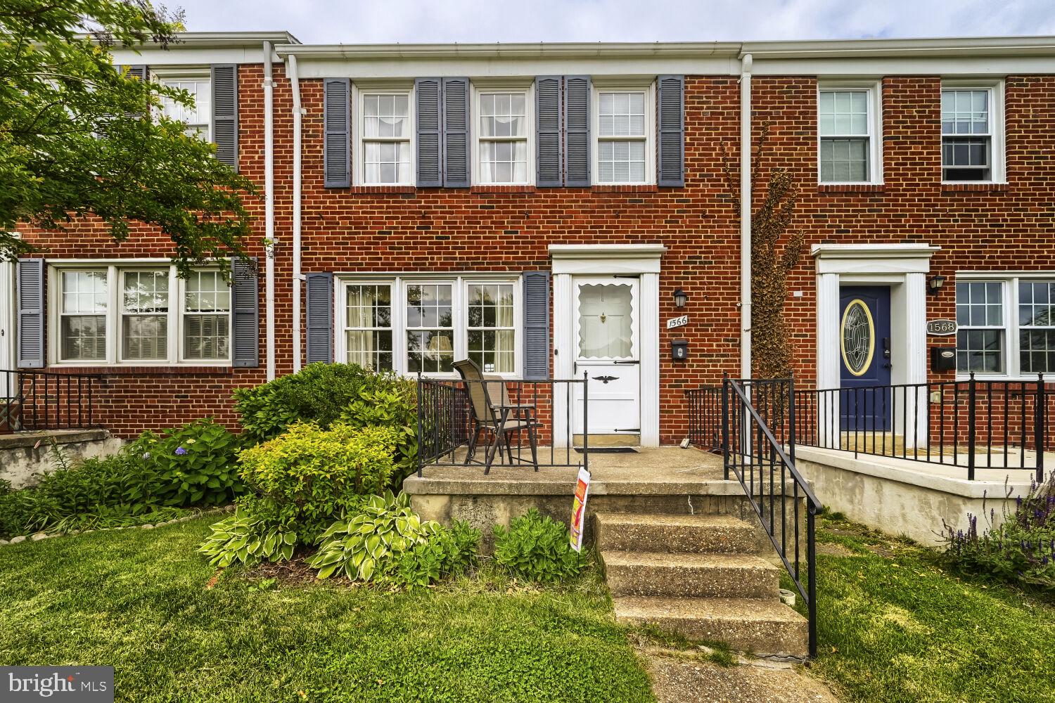 1566 COTTAGE LANE