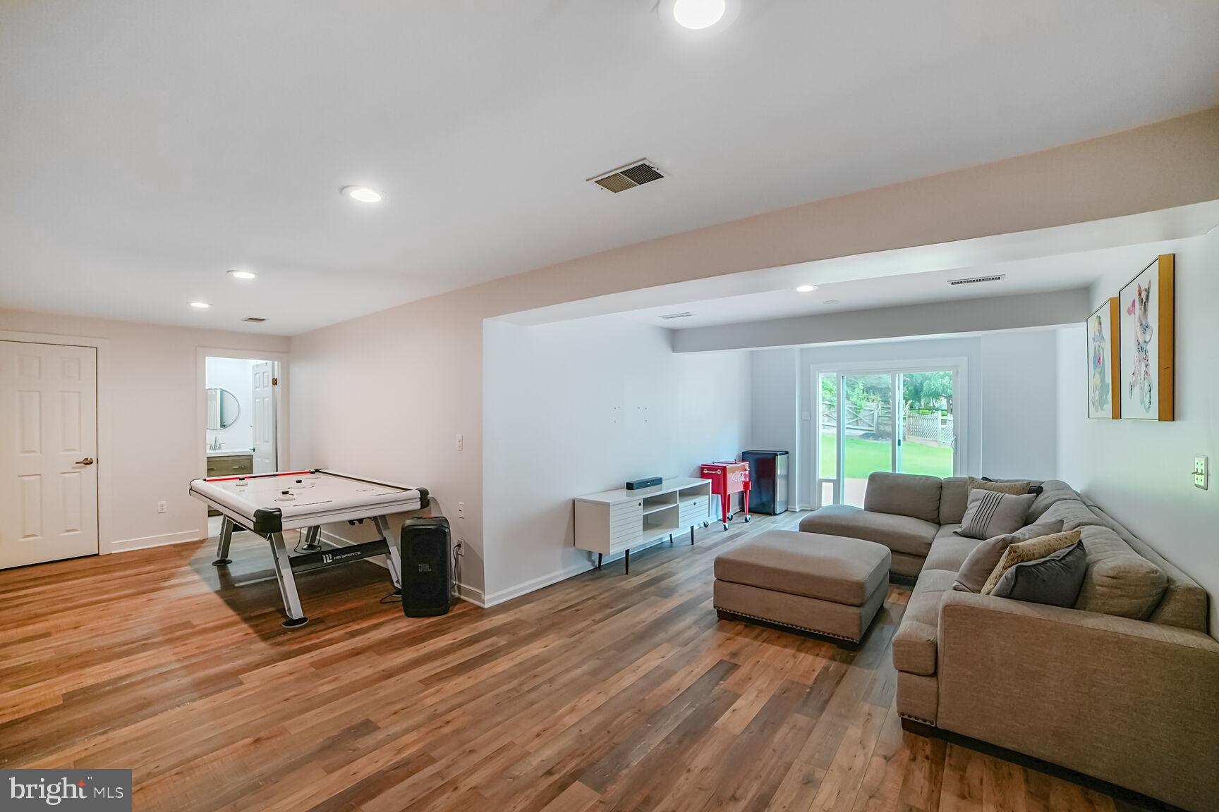 NORBECK ESTATES - Residential Lease