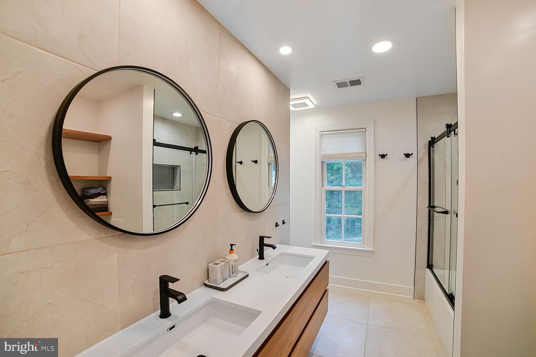 NORBECK ESTATES - Residential Lease