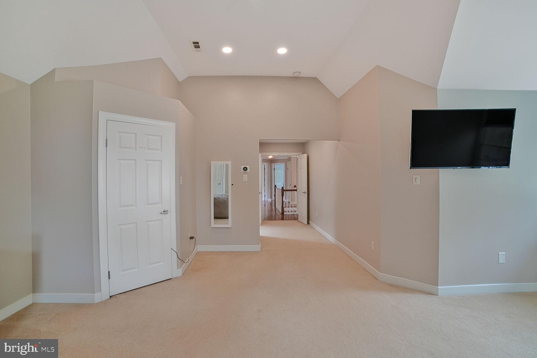 NORBECK ESTATES - Residential Lease