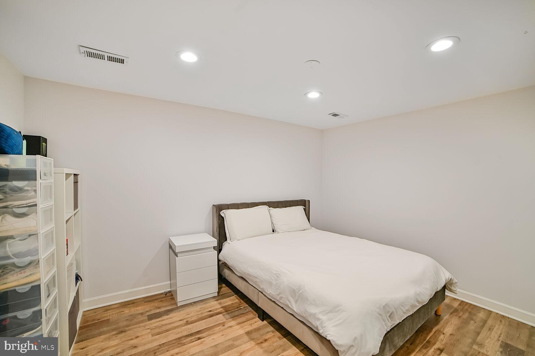 NORBECK ESTATES - Residential Lease