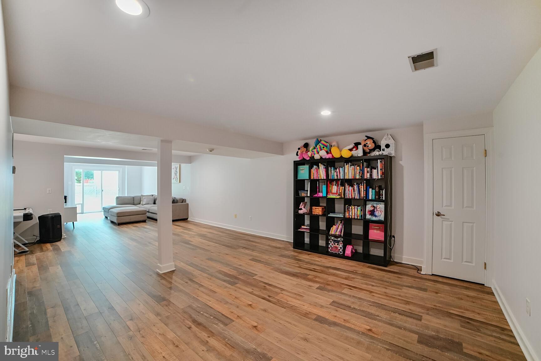 NORBECK ESTATES - Residential Lease