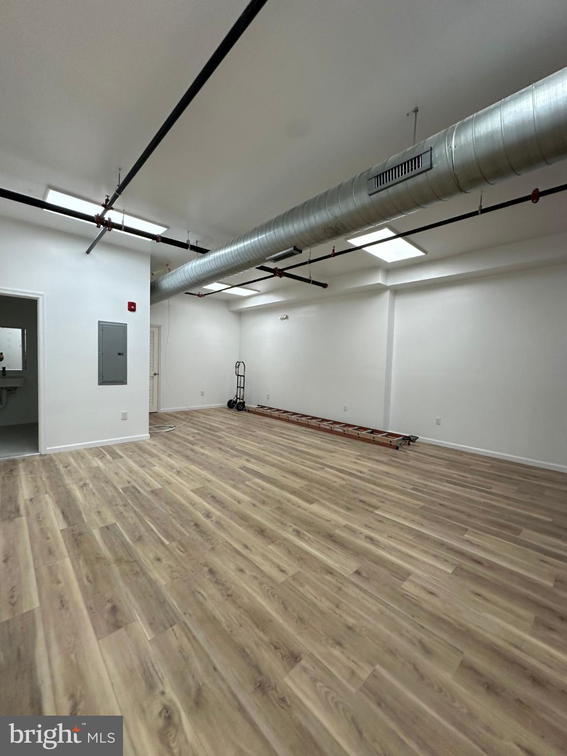 4250 LANCASTER AVENUE