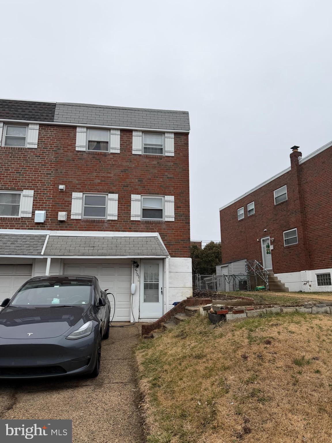 HOLME CIRCLE - Residential