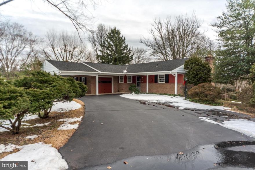 SITUATED ON A GORGEUOS LOT ON A QUIET CUL DE SAC WITH GREAT CURBSIDE APPEAL, INCLUDING A CIRCULAR DRIVEWAY AND BACKING UP TO AWESOME GOLF COURSE & CREEK VIEWS.  ENJOY ONE STORY LIVING IN THIS BRIGHT RANCHER WHILE THE INTERIOR BOASTS HARDWOOD FLOORS, EAT-IN KITCHEN WITH BEAMS,  WOOD BURNING BRICK FIREPLACE, MASTER WITH DOUBLE CLOSET,  EXTENDED LIVING IN WALKOUT LOWER LEVEL COMPLETE WITH 1/2 BATH, BAR AND BRICK FLORIDA ROOM OPENING TO A SLATE PATIO