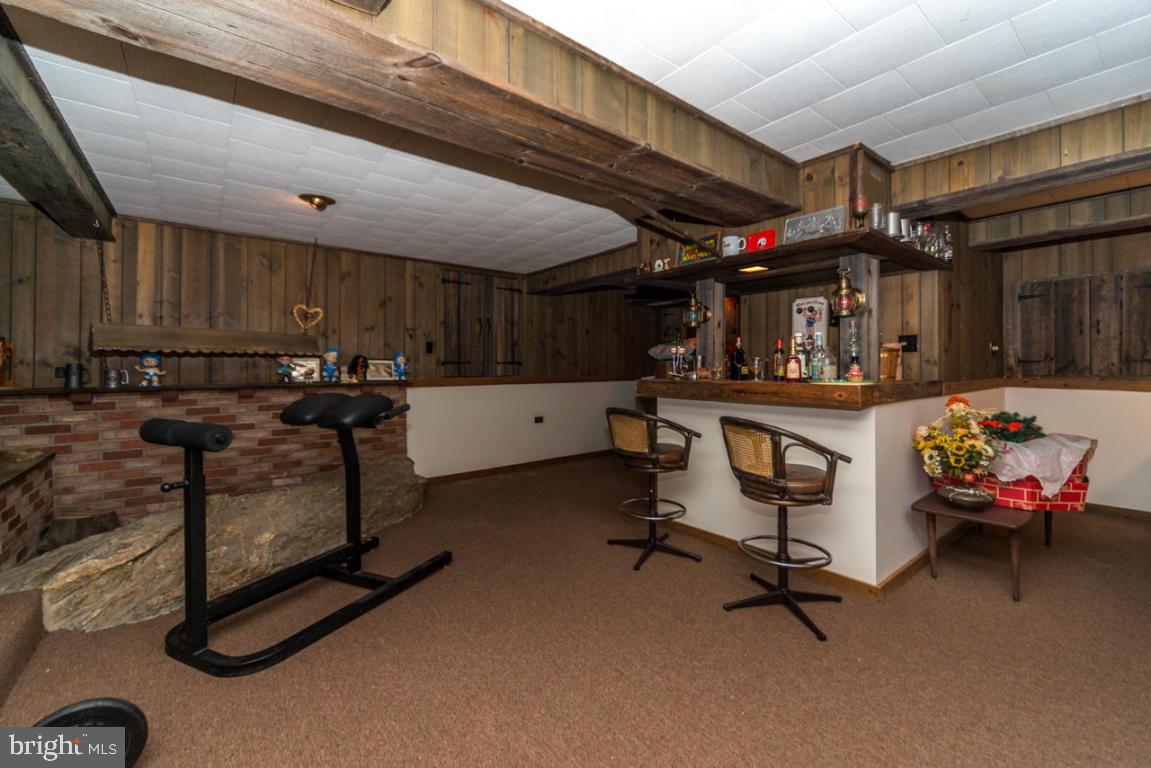 COLONIAL MANOR - Residential