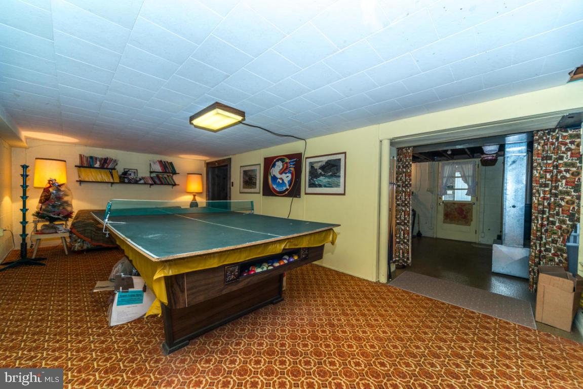 COLONIAL MANOR - Residential