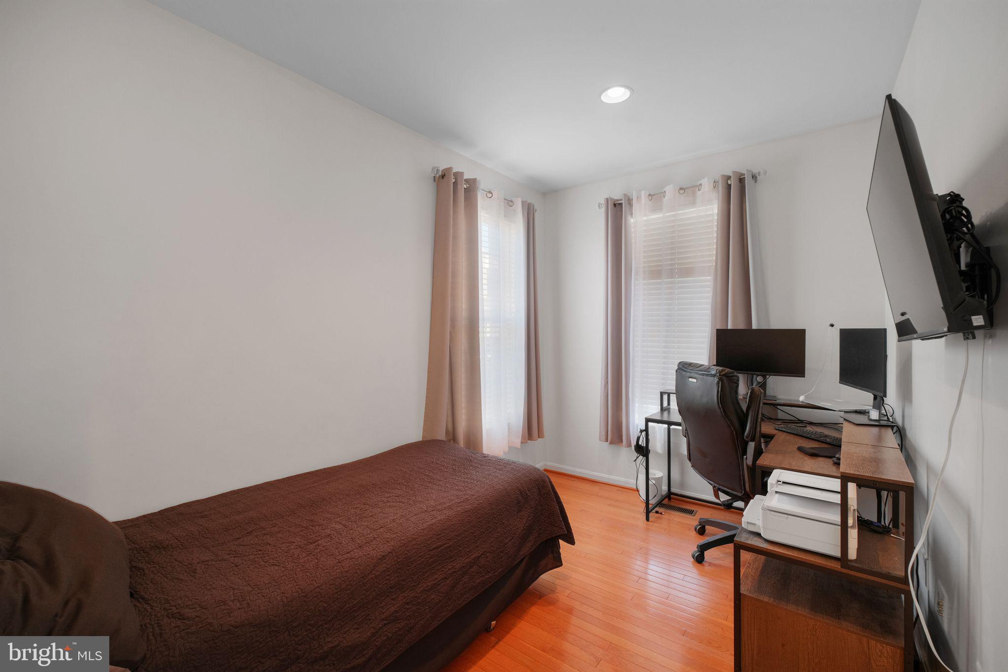 CHRISTOPHER POINTE - Residential