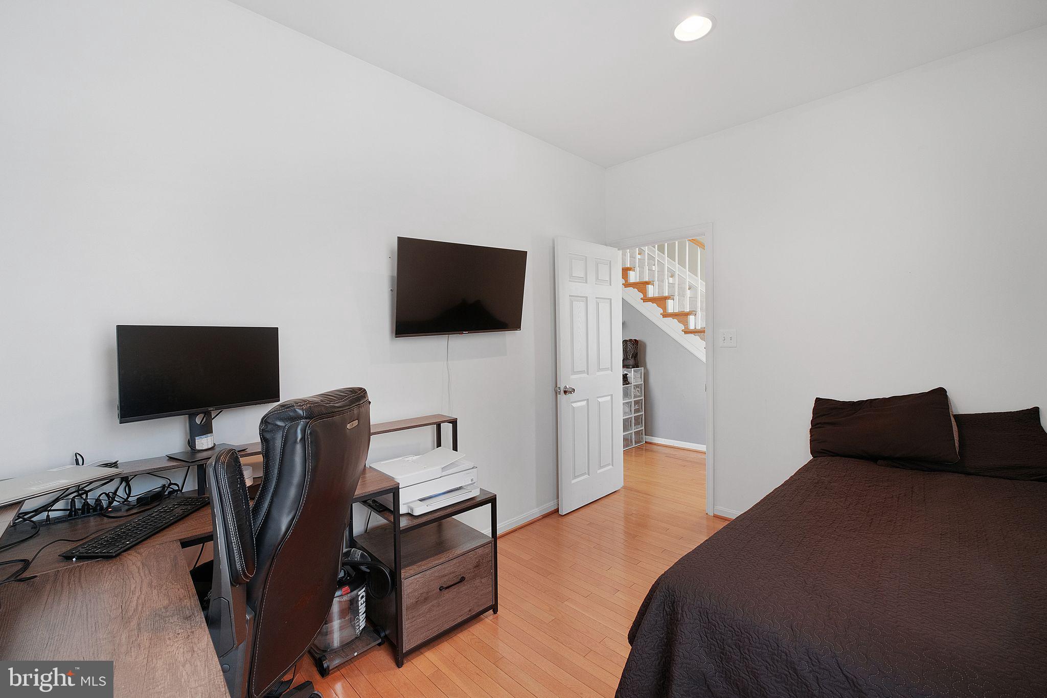 CHRISTOPHER POINTE - Residential