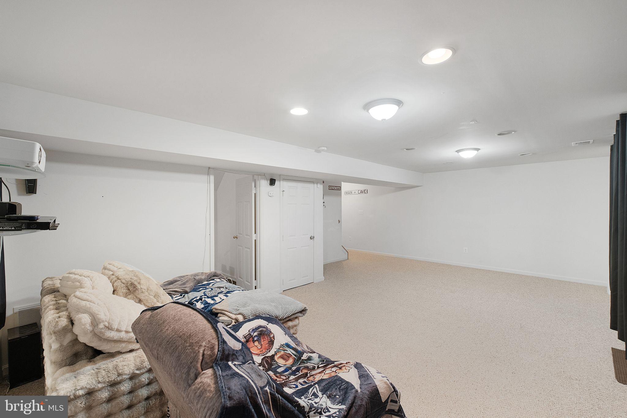 CHRISTOPHER POINTE - Residential