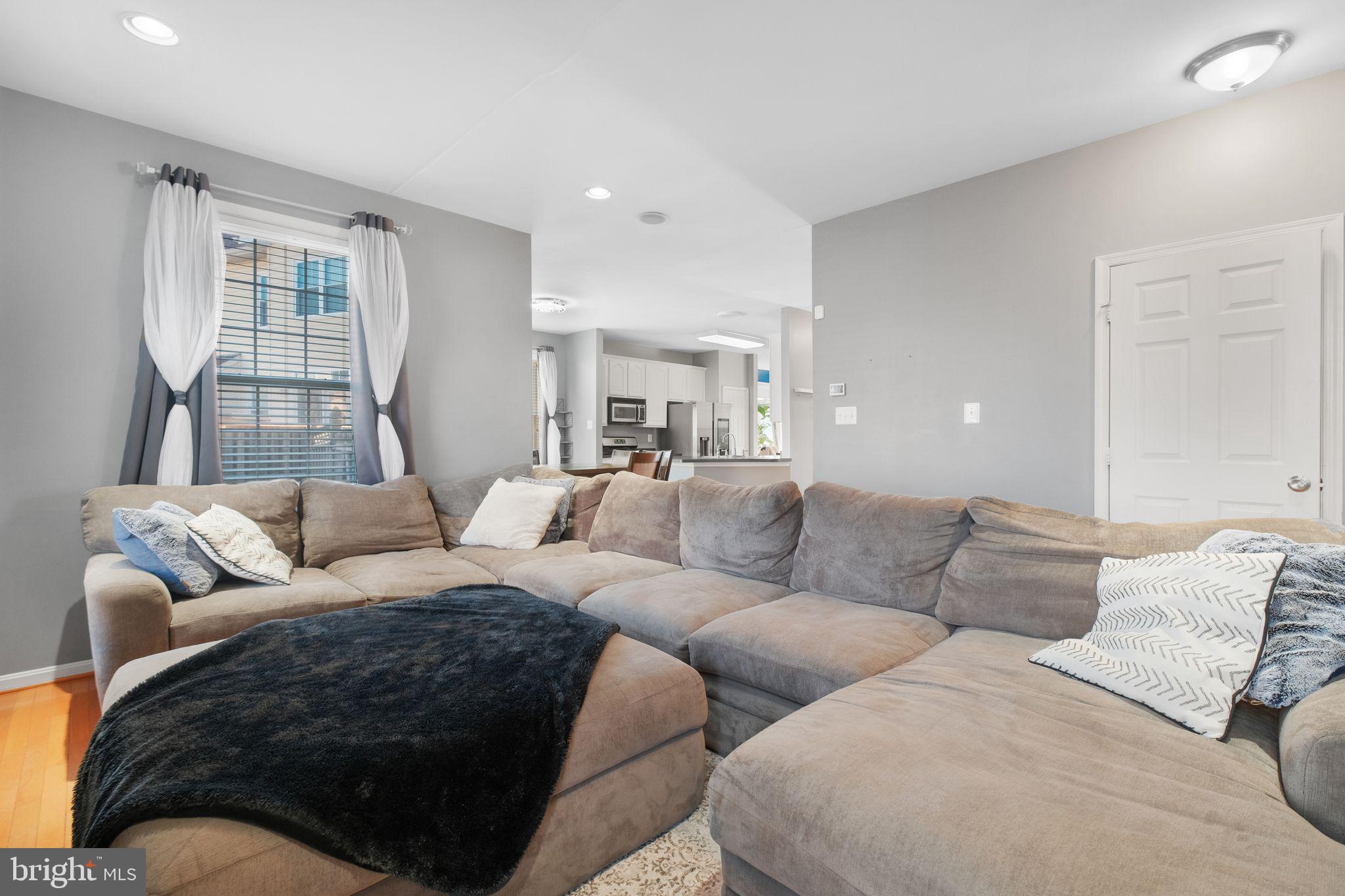 CHRISTOPHER POINTE - Residential