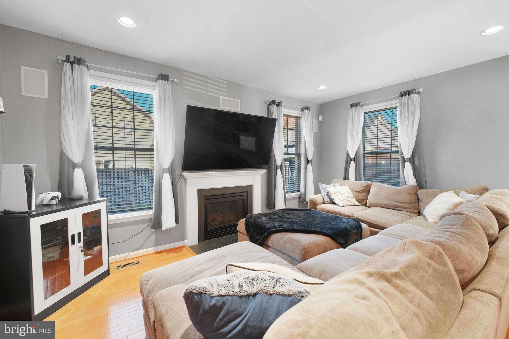 CHRISTOPHER POINTE - Residential