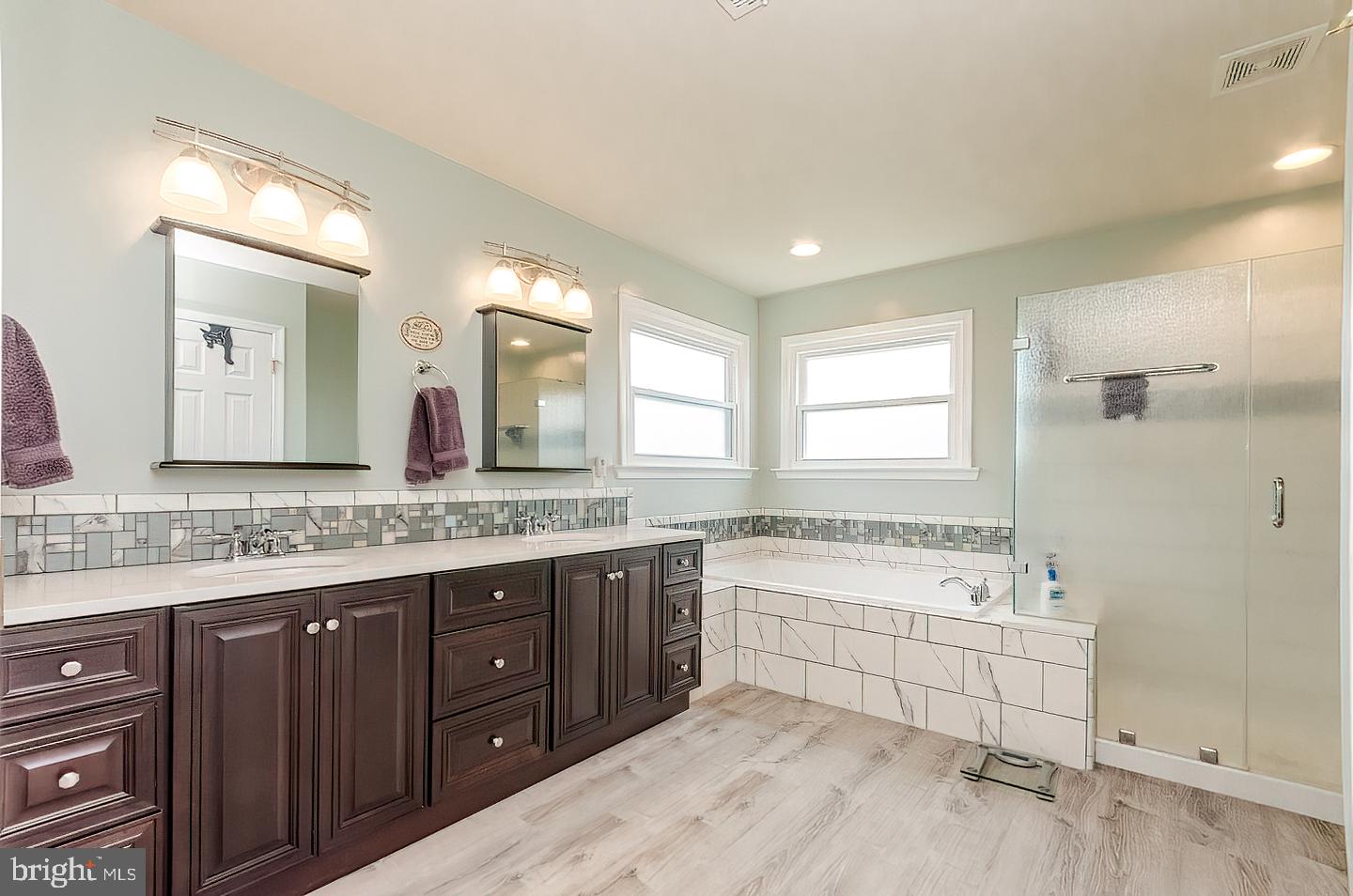 BENTWOOD ESTATES - Residential