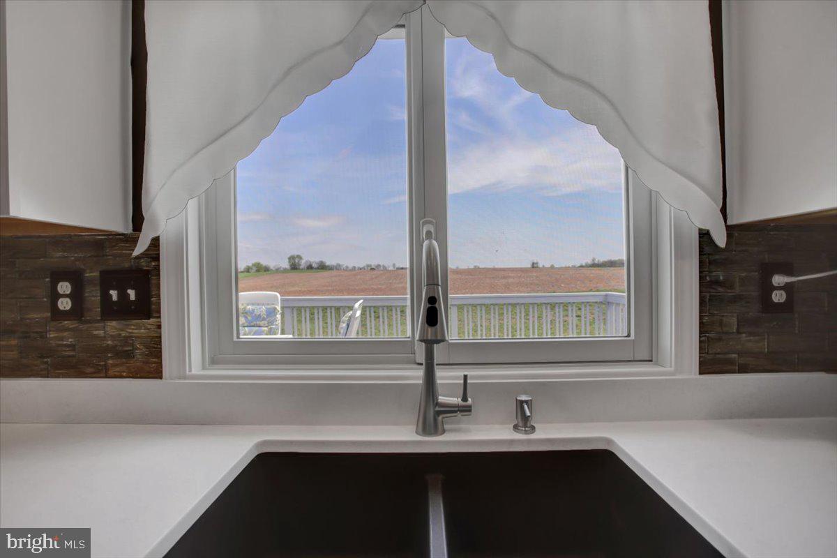 BLUE SPRING - Residential